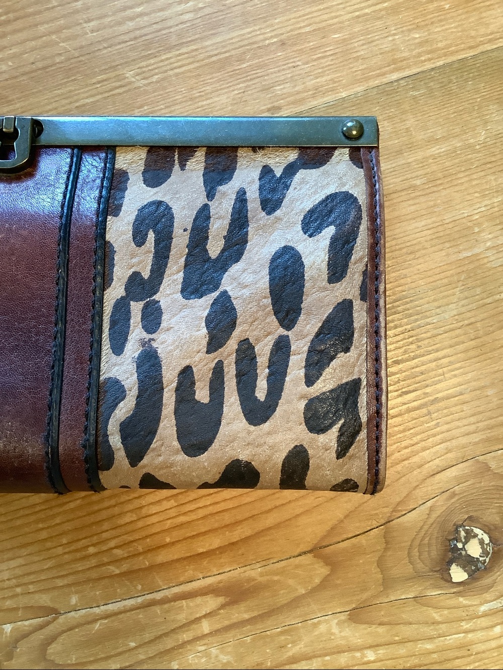 Fossil Leopard Cheetah Animal Print Leather Clutch Wallet - Picture 4 of 11